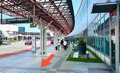 バス乗り場（新千歳空港　シャトルバス乗車場のご案内）